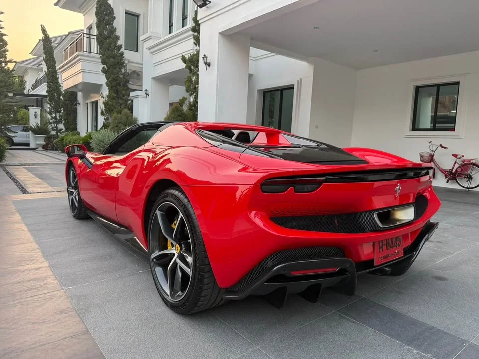 2024 Ferrari SF90 Stradale 3