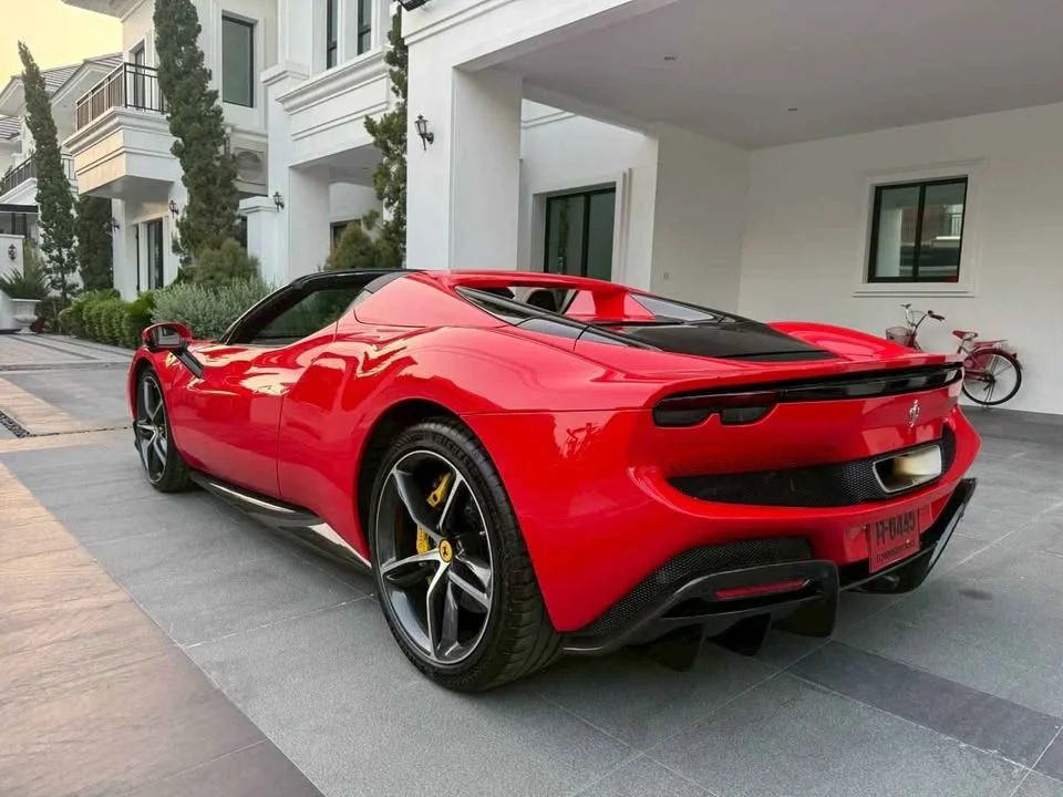 2024 Ferrari SF90 Stradale 3