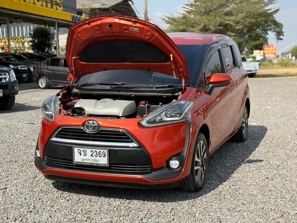2016 Toyota Sienta II 3
