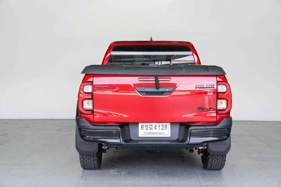 2024 Toyota Hilux VIII 3