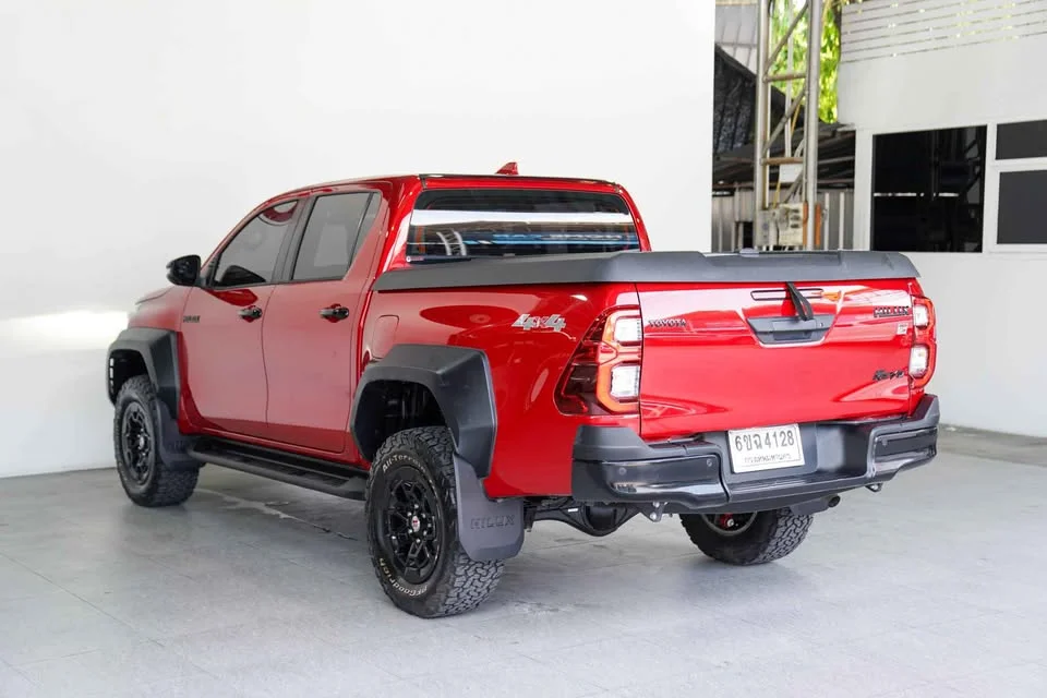 2024 Toyota Hilux VIII 2