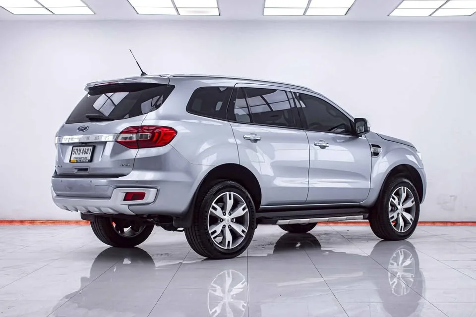 2016 Ford Everest II 2