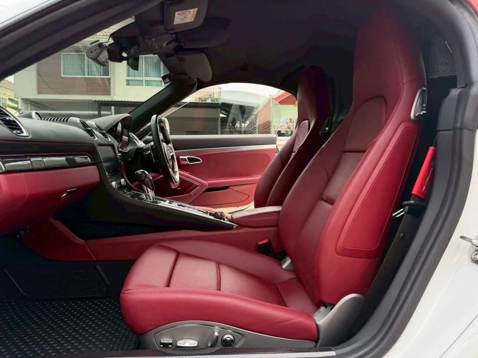 2019 Porsche 718 Boxster and Cayman IV 2