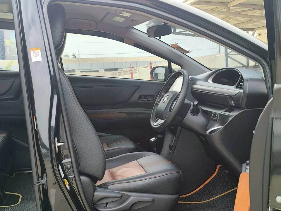 2016 Toyota Sienta II 3