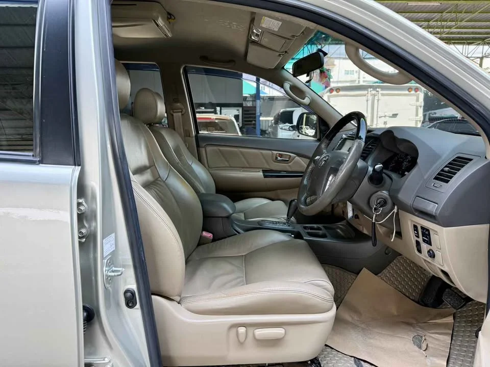 2013 Toyota Fortuner I 2
