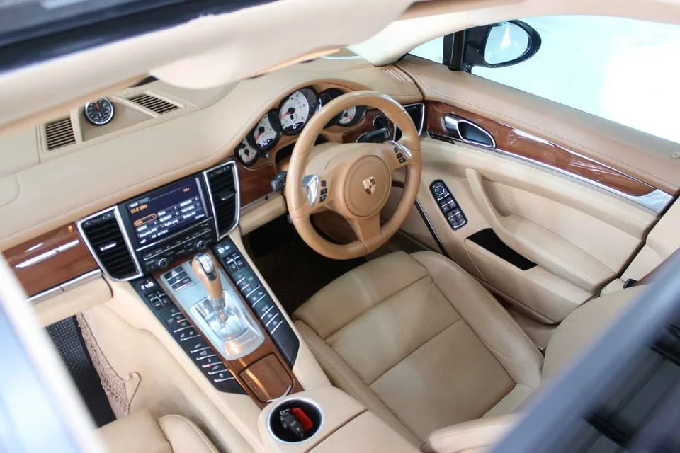 2012 Porsche Panamera II 2