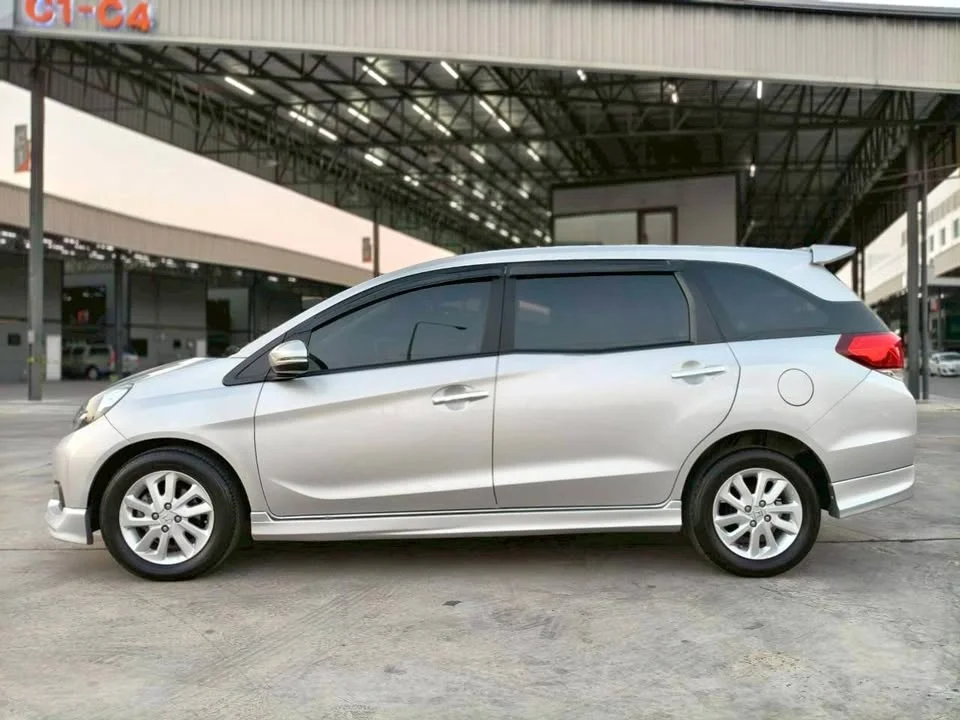 2016 Honda Mobilio II 2