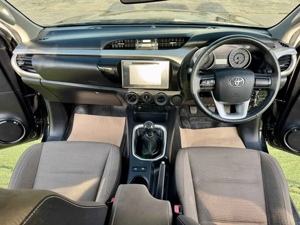 2017 Toyota Hilux VIII 3