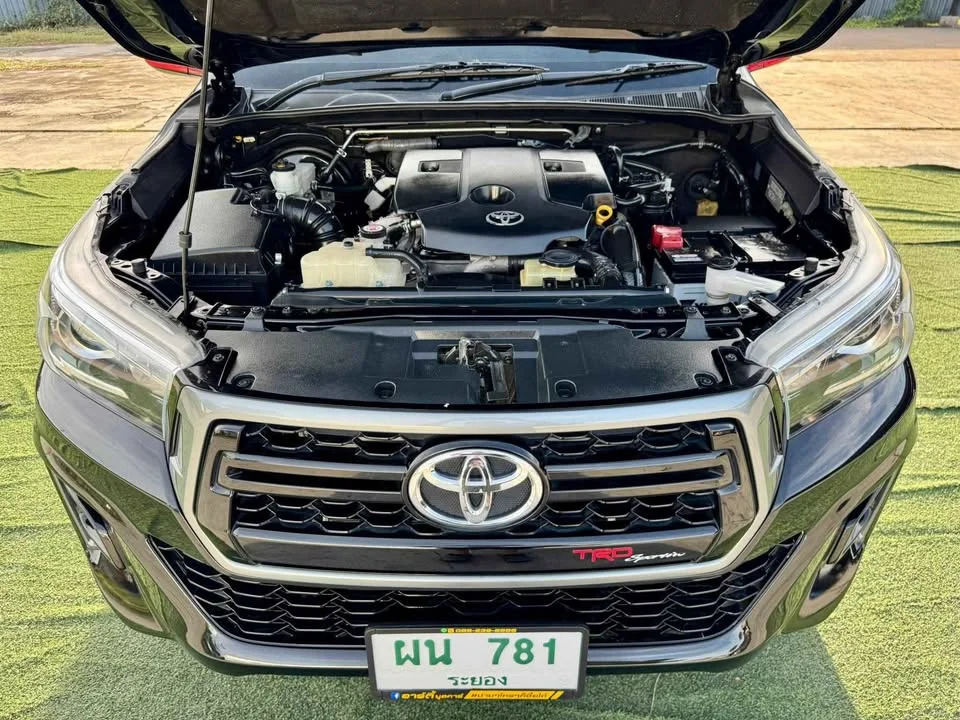 2017 Toyota Hilux VIII 2
