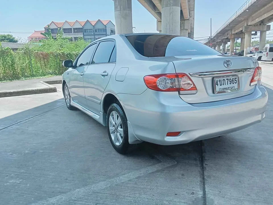 2013 Toyota Corolla Altis X (E140) 3