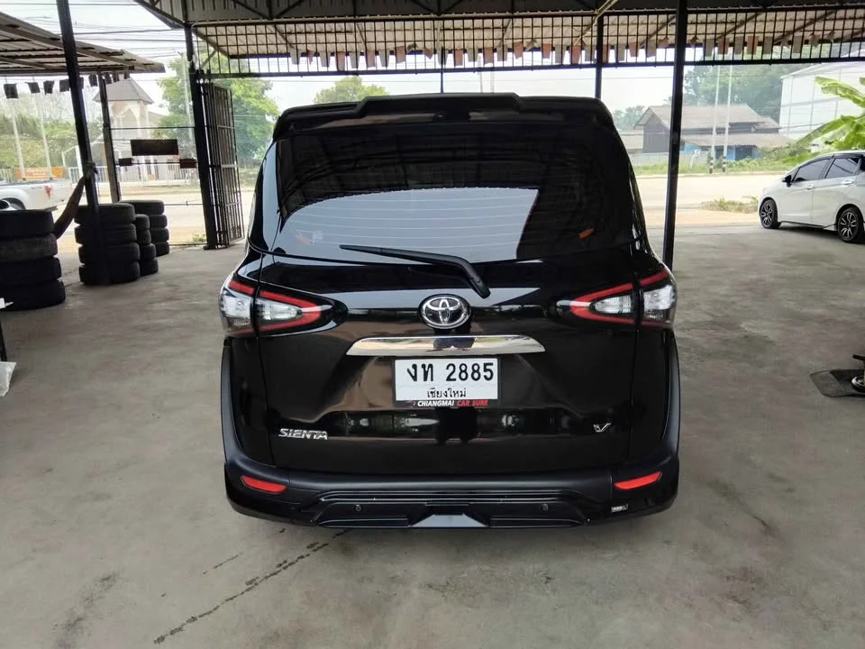 2018 Toyota Sienta II 2