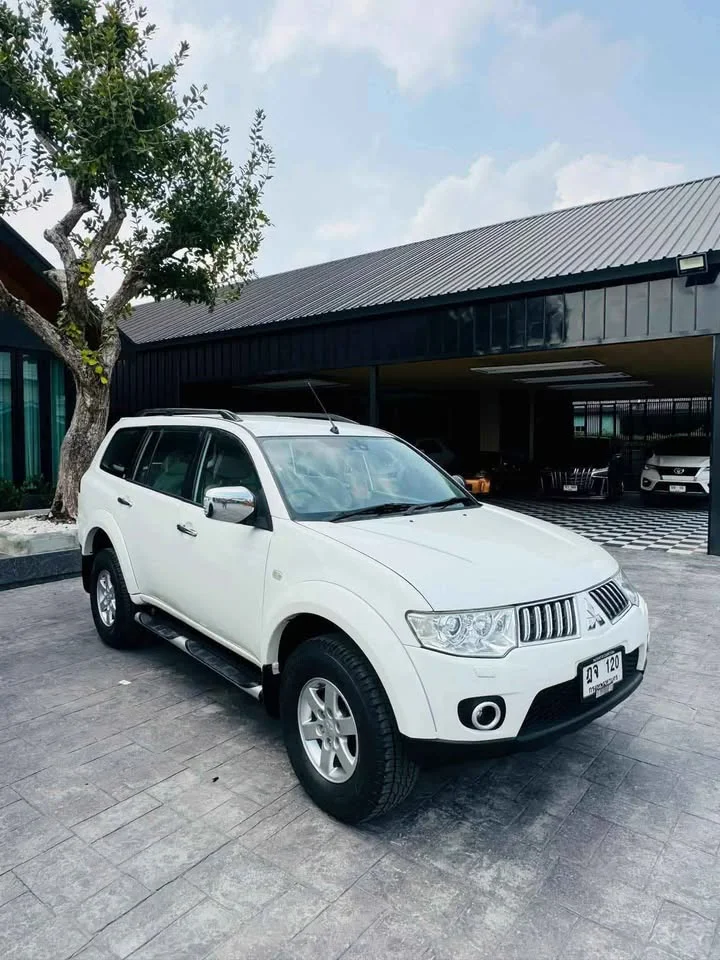 2011 Mitsubishi Pajero Sport II 2