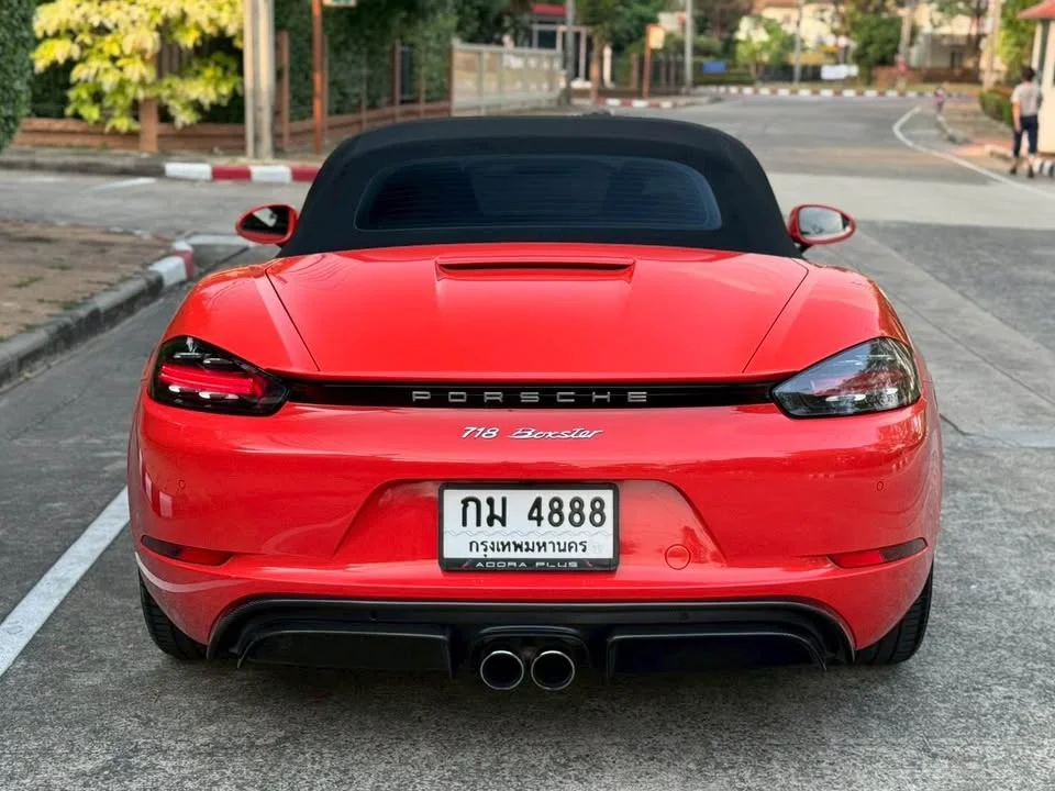 2018 Porsche 718 Boxster and Cayman IV 2