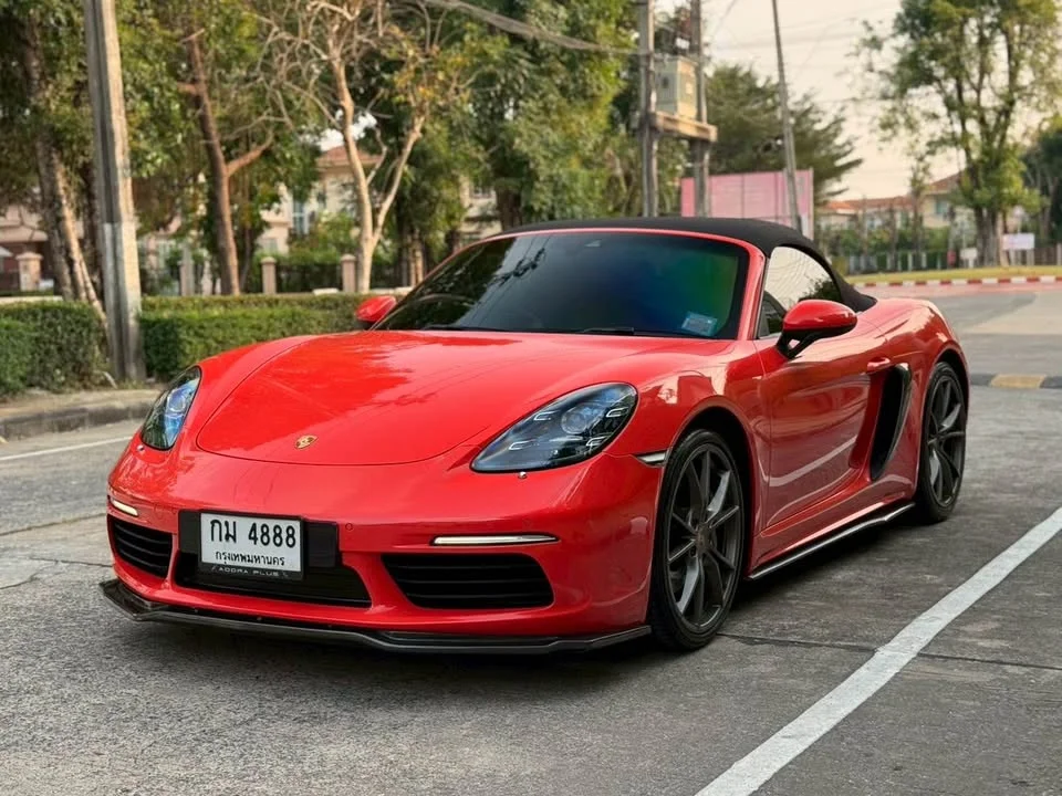 2018 Porsche 718 Boxster and Cayman IV 3