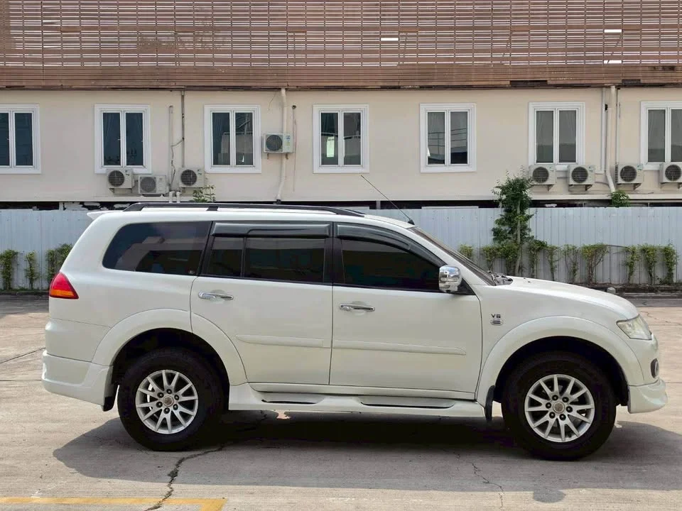 2012 Mitsubishi Pajero Sport II 3