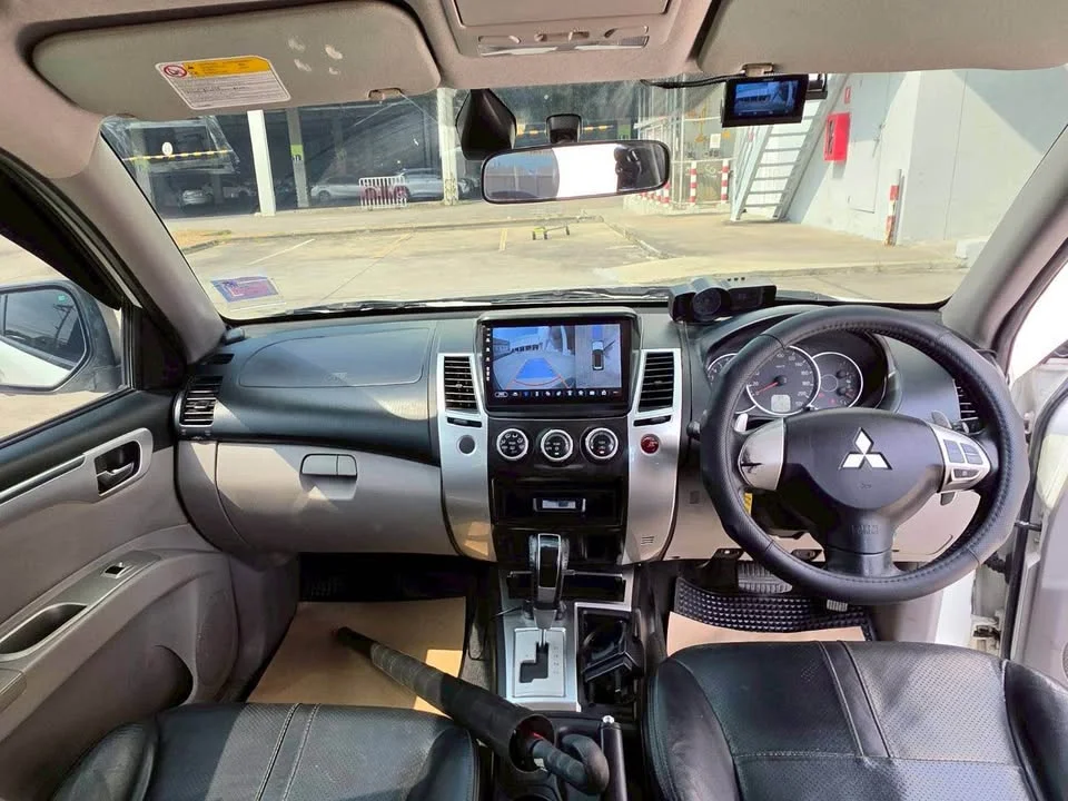 2012 Mitsubishi Pajero Sport II 2