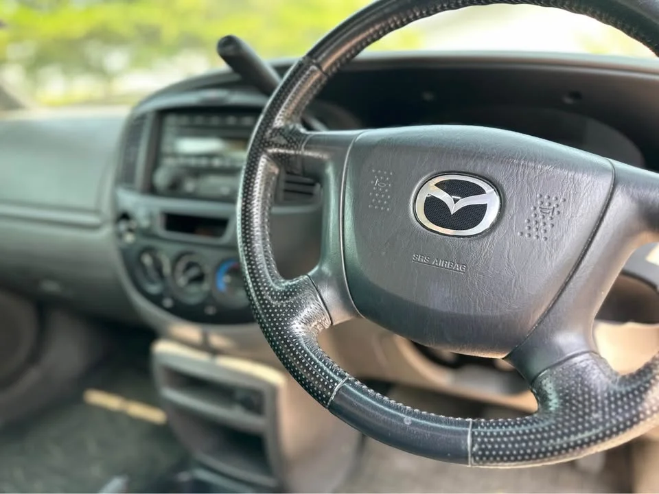 2003 Mazda Tribute I 2