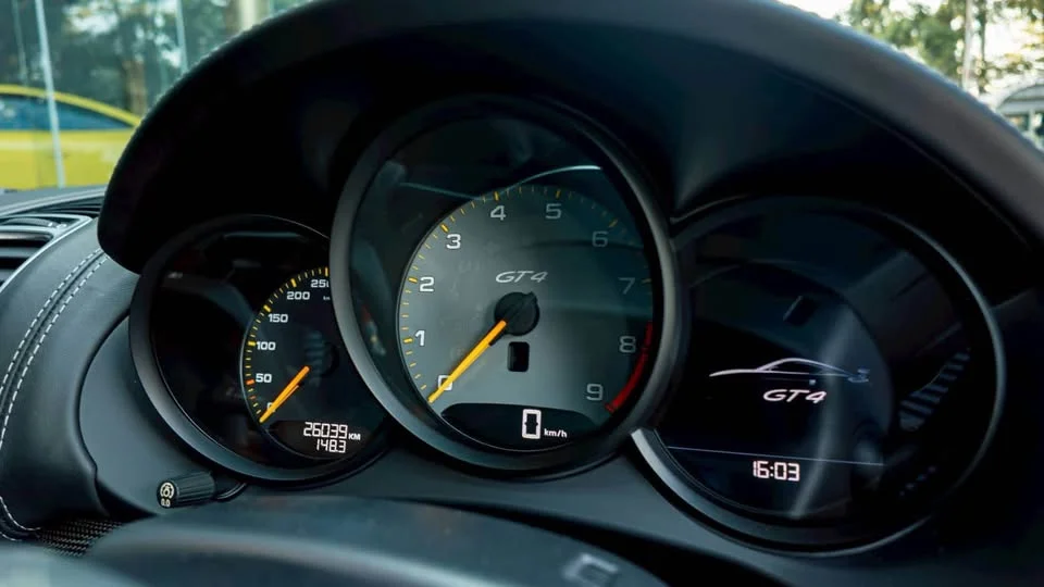 2016 Porsche Boxster and Cayman III 3