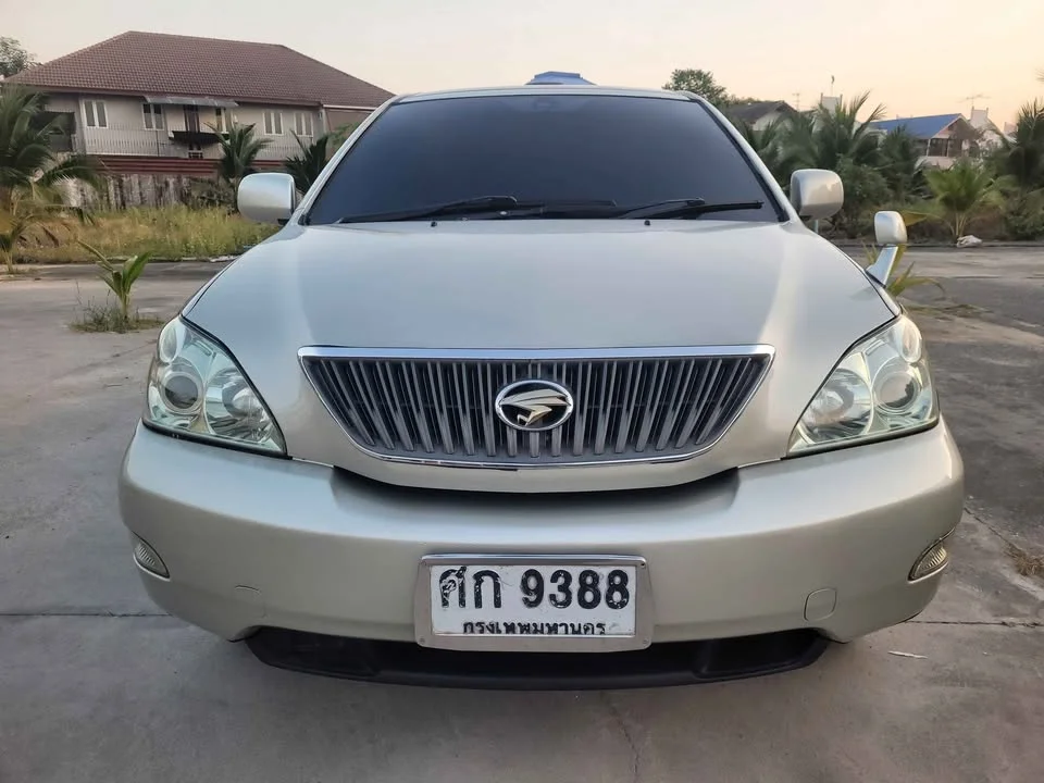 2004 Toyota Harrier II 2