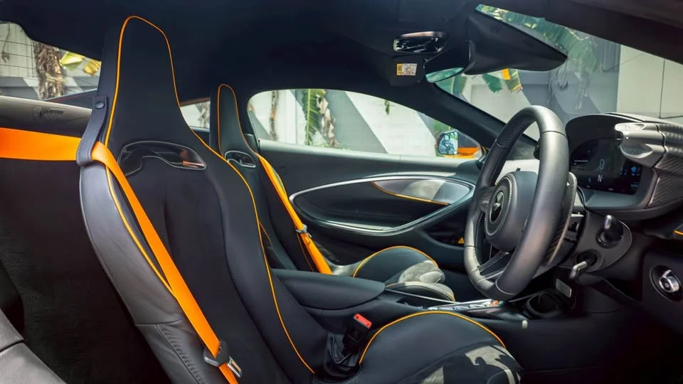 2025 McLaren Artura 3
