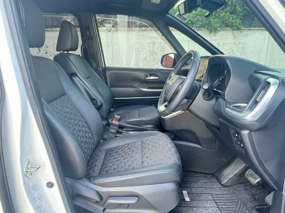 2024 Toyota Voxy IV 2