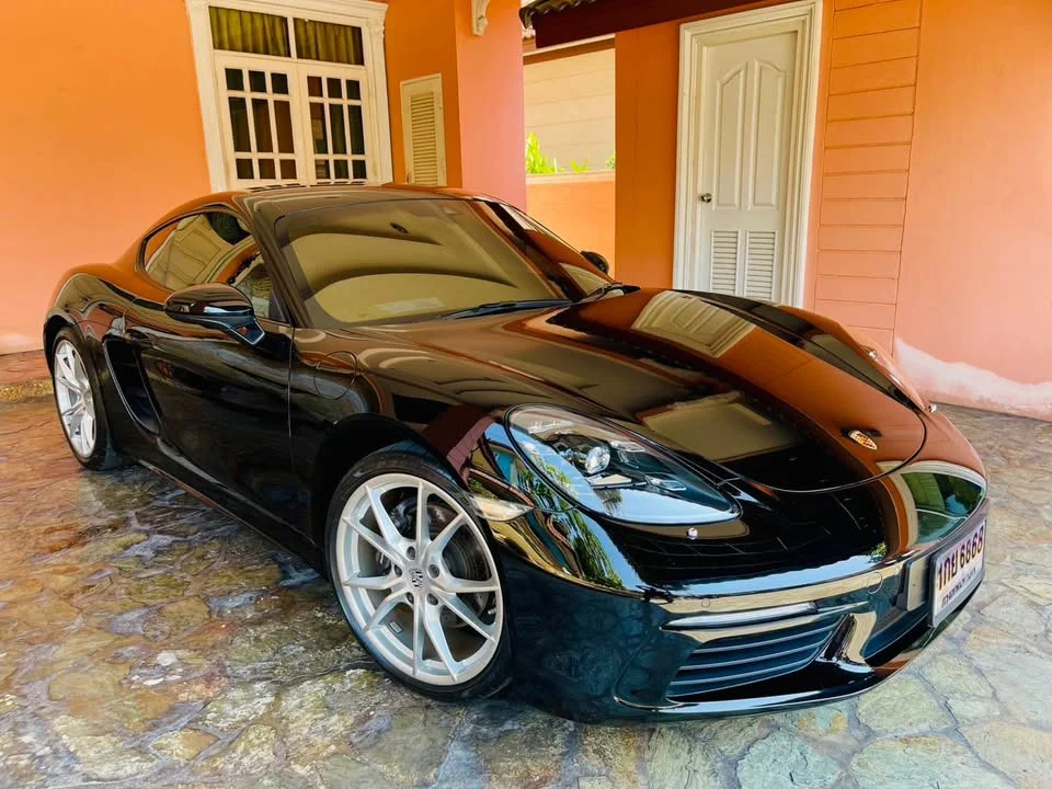 2017 Porsche 718 Boxster and Cayman IV 2