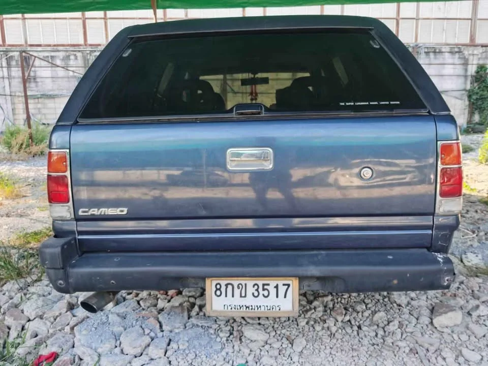 1993 Isuzu Vega I 3