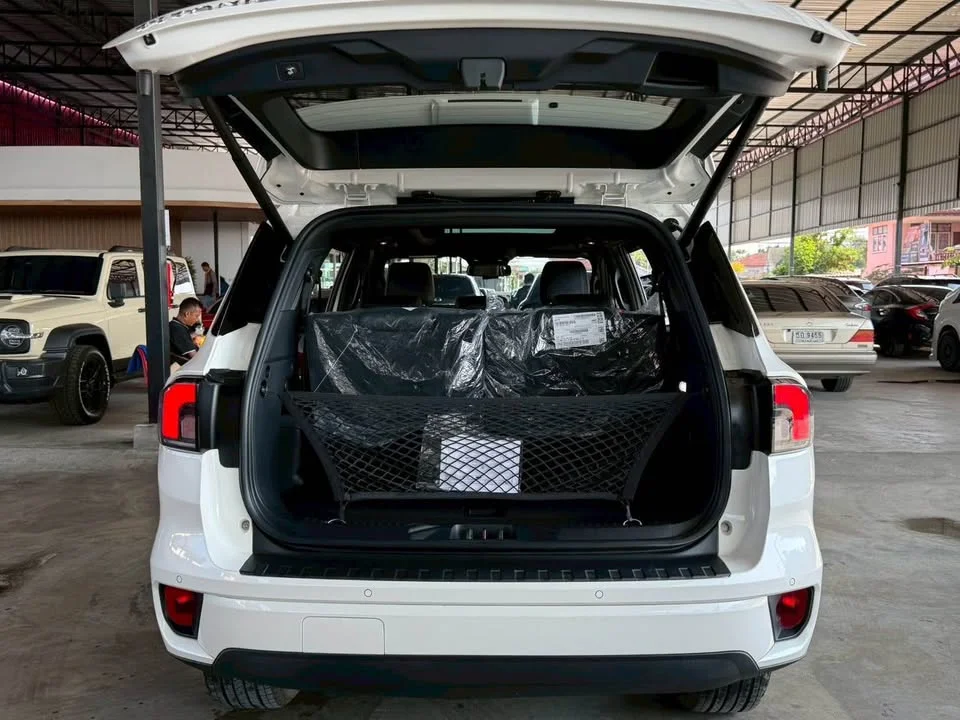 2023 Ford Everest III 2