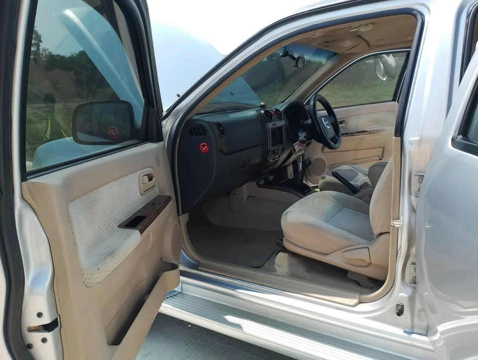 2007 Isuzu MU-7 2
