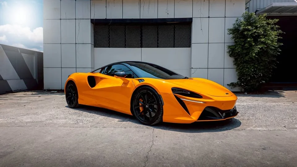 2026 McLaren Artura 3