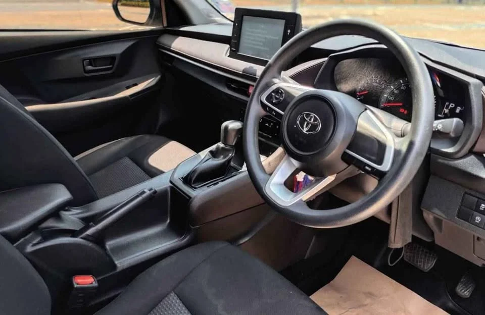 2023 Toyota Yaris ATIV IV 3