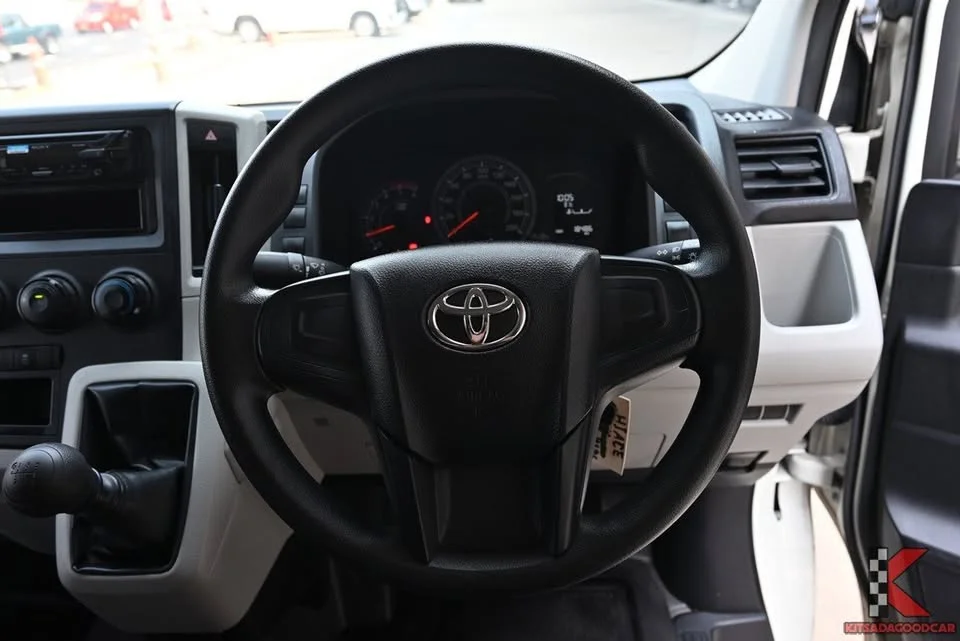 2022 Toyota HiAce VI (H300) 2