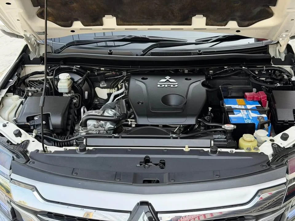 2016 Mitsubishi Pajero Sport III 2