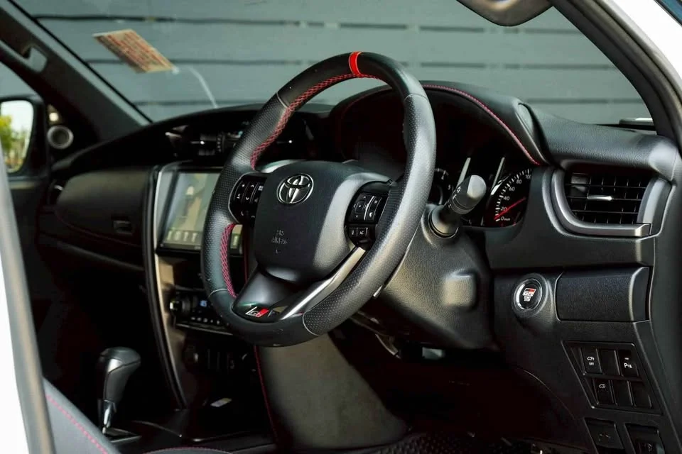 2023 Toyota Fortuner II 2
