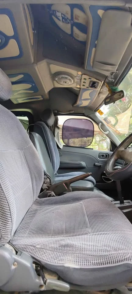 2003 Nissan Urvan V (E25) 2