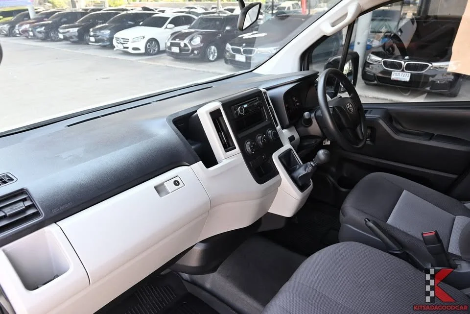2022 Toyota HiAce VI (H300) 2