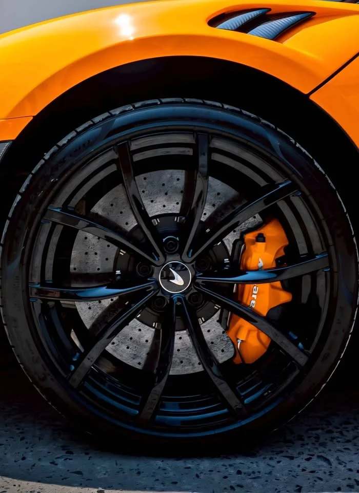 2025 McLaren Artura 3