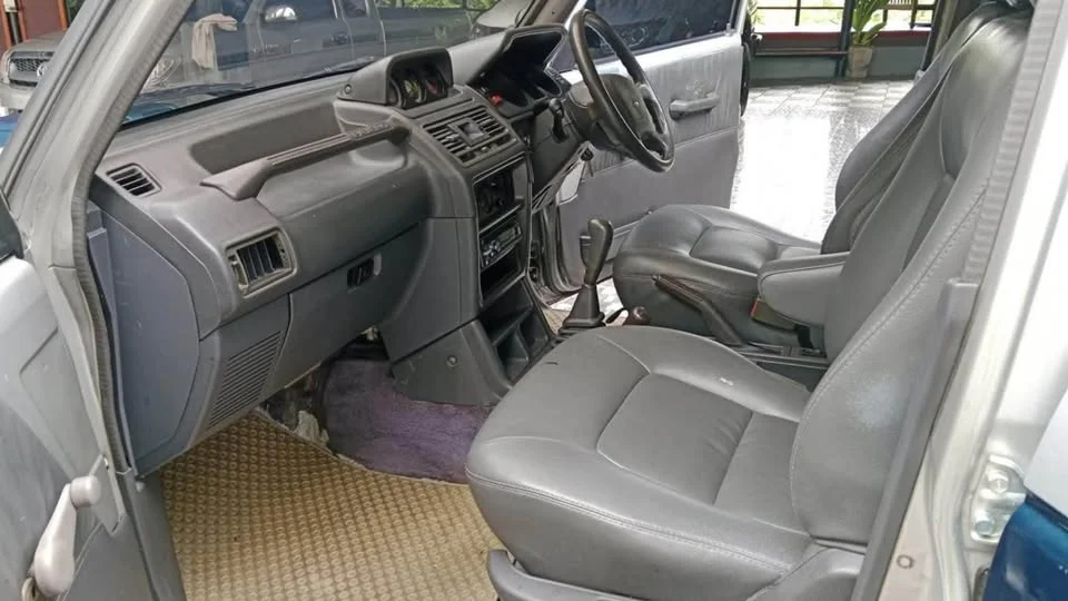 1999 Mitsubishi Pajero II 2