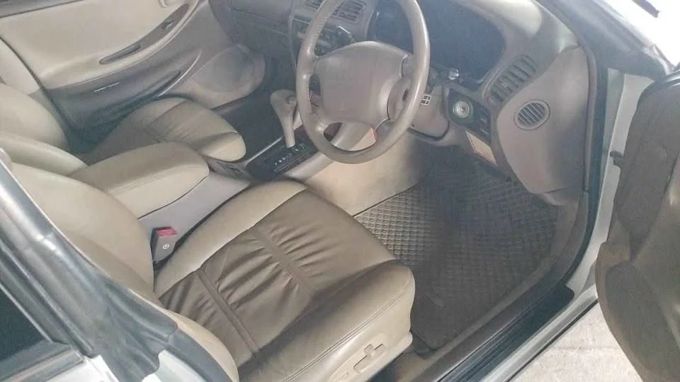 1995 Lexus ES II 3