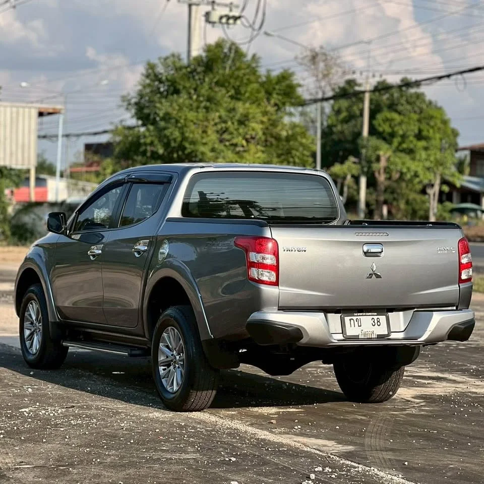2015 Mitsubishi Triton V 2