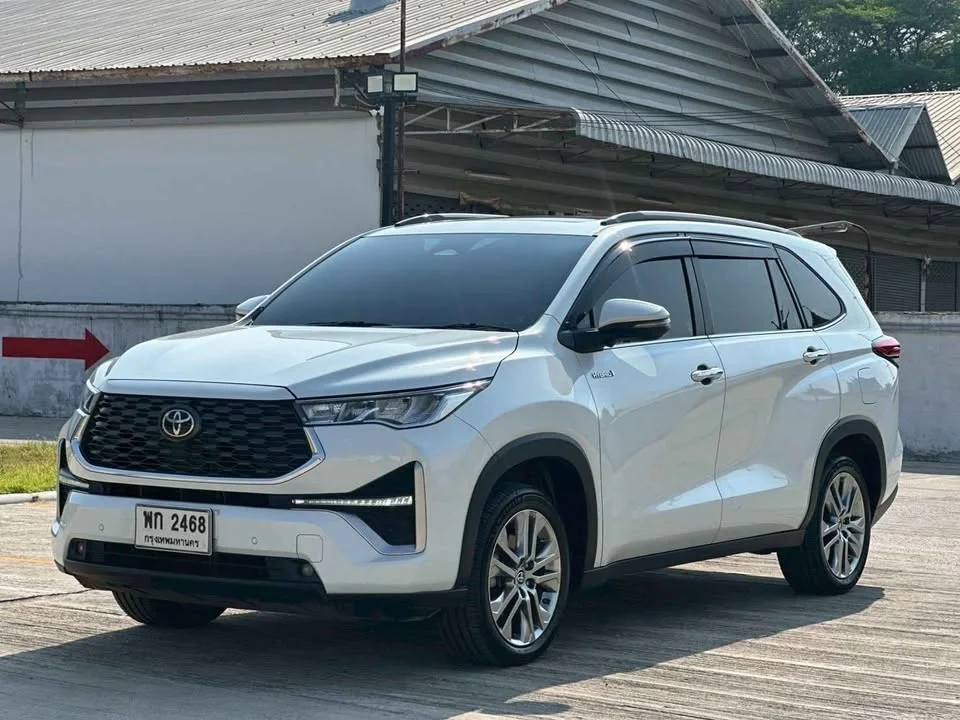 2023 Toyota Innova III 3