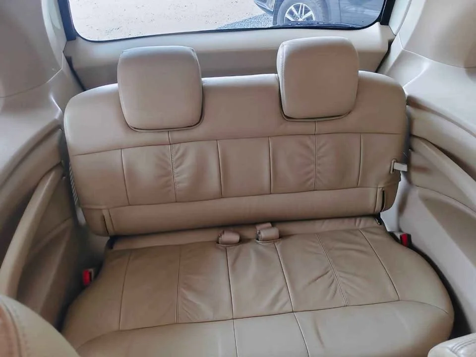 2011 Isuzu MU-7 2