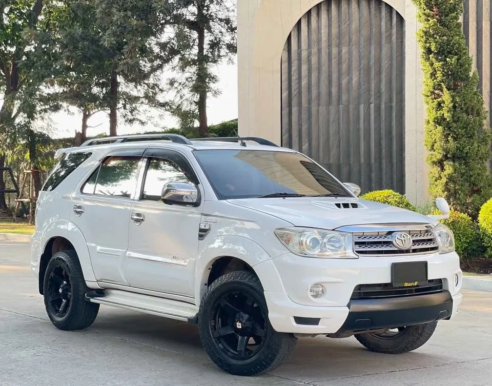 2008 Toyota Fortuner I 3