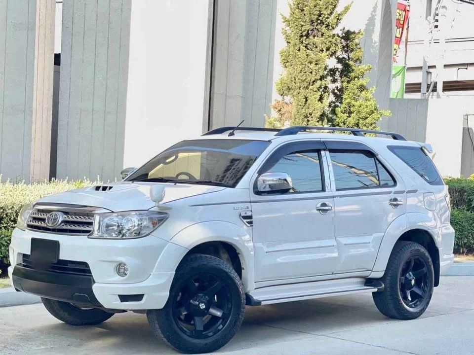 2008 Toyota Fortuner I 3
