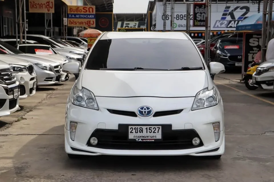 2013 Toyota Prius III 3