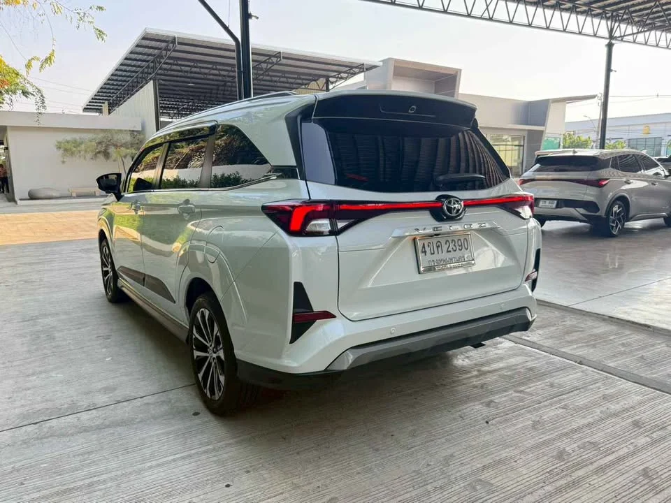 2023 Toyota Veloz III 3
