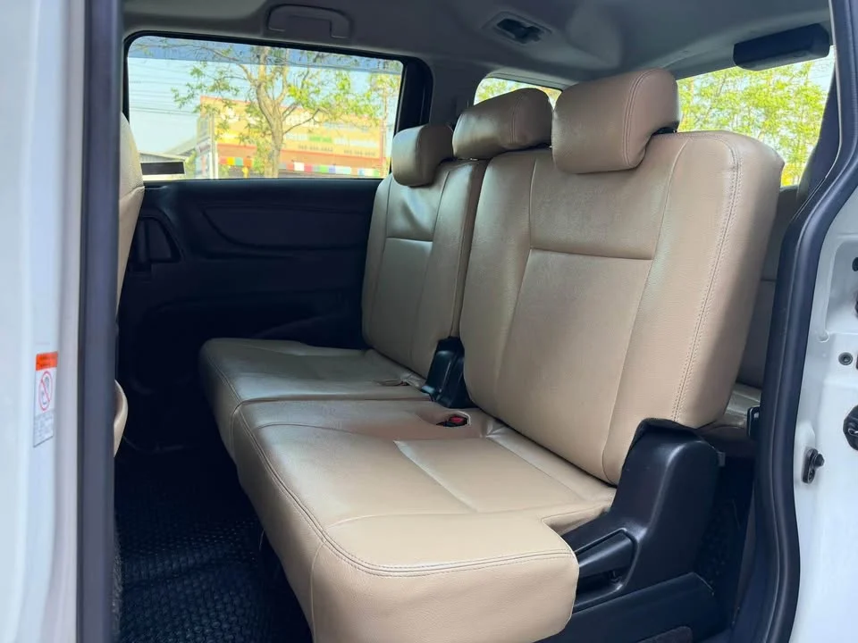 2017 Toyota Sienta II 3