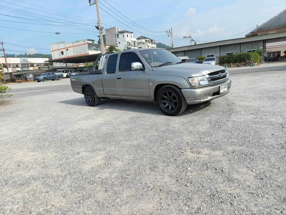 2004 Toyota Hilux Tiger VI 3