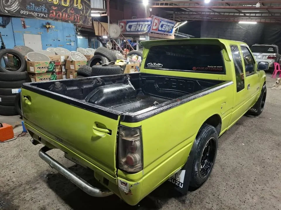 1993 Isuzu TFR III 3