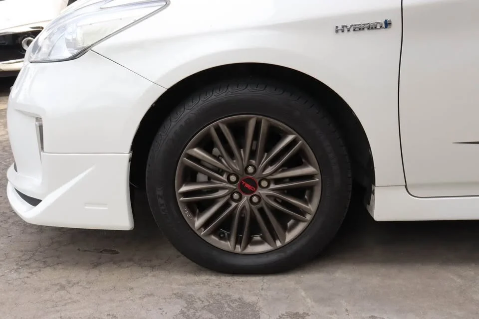 2013 Toyota Prius III 2